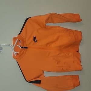 Boys Nike zip is size 7